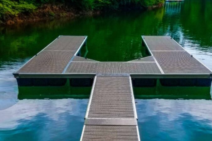The Benefits of Floating Docks for Your Waterfront