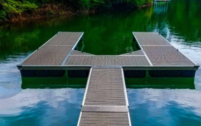 The Benefits of Floating Docks for Your Waterfront