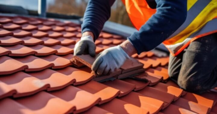 Choosing the Right Contractor for Your Tile Roof Replacement 